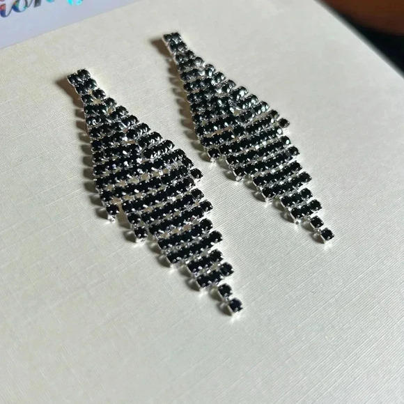 Black‎ diamond (faux) necklace/earring set - Picture 4 of 6